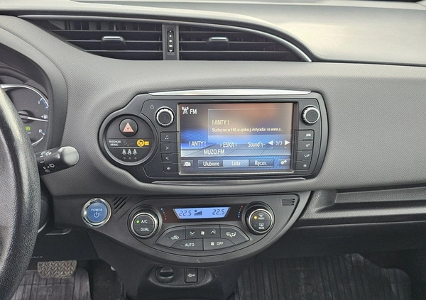 Toyota Yaris cena 49900 przebieg: 63000, rok produkcji 2016 z Olsztyn małe 497